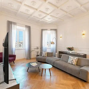  Apartment Sjr Luxury Trevi Fountain Italy
